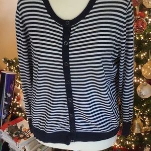 Gap size large navy striped top